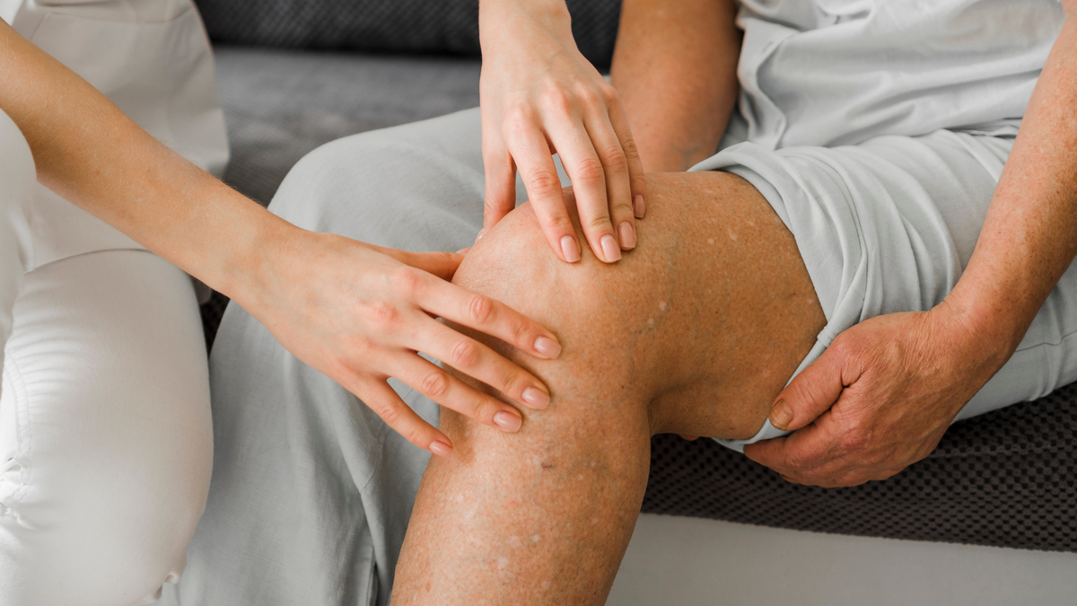 A person receiving CBD pain treatments.